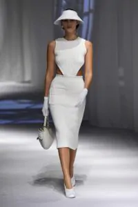 Cut-out xu hướng thời trang dẫn đầu xuân - hè 2021
