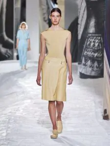 Cut-out xu hướng thời trang dẫn đầu xuân - hè 2021