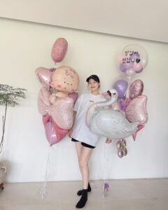 Sau 11 năm mong chờ, mỹ nhân Han Ji Hye vui mừng khoe ảnh con gái với công chúng