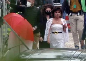 Lady Gaga tái xuất thời thượng làm “góa phụ đen” thuê sát thủ giết chồng trong House Of Gucci
