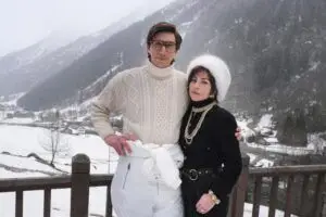 Lady Gaga tái xuất thời thượng làm “góa phụ đen” thuê sát thủ giết chồng trong House Of Gucci