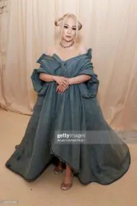 Thảm đỏ Met Gala 2021: Kendall Jenner diện đầm xuyên thấu đọ dáng cùng Rosé (BlackPink) 