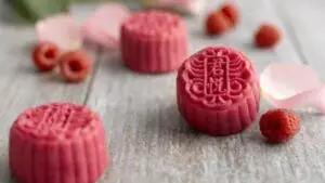 Làm bánh Trung thu tại nhà: bí quyết tạo màu vỏ bánh bằng nguyên liệu tự nhiên an toàn cho sức khỏe