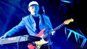 HOT: Ở tuổi 47 Châu Tấn diện đồ trẻ trung hẹn hò nghệ sỹ guitar kém tuổi Trác Việt