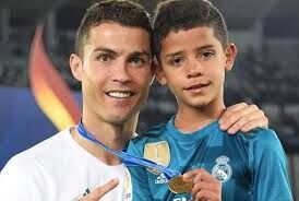 Cristiano Ronaldo và con trai