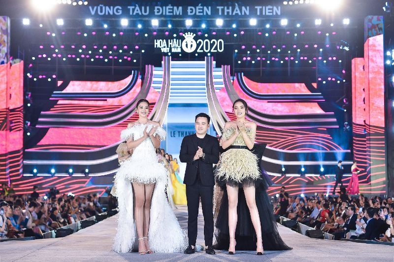 Tiểu Vy, Kỳ Duyên đọ catwalk trong bộ sưu tập của NTK Lê Thanh Hòa