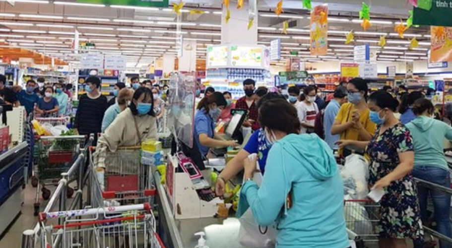 Sức mua khẩu trang y tế tăng cao, giá vẫn bình ổn