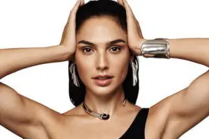 "Wonder Women" Gat Gadot - Biểu tượng nữ quyền từ phim ảnh đến đời thực