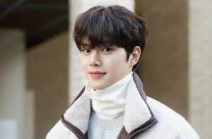 Gặp gỡ Song Kang - diễn viên được mệnh danh nam thần bước ra từ truyện tranh 