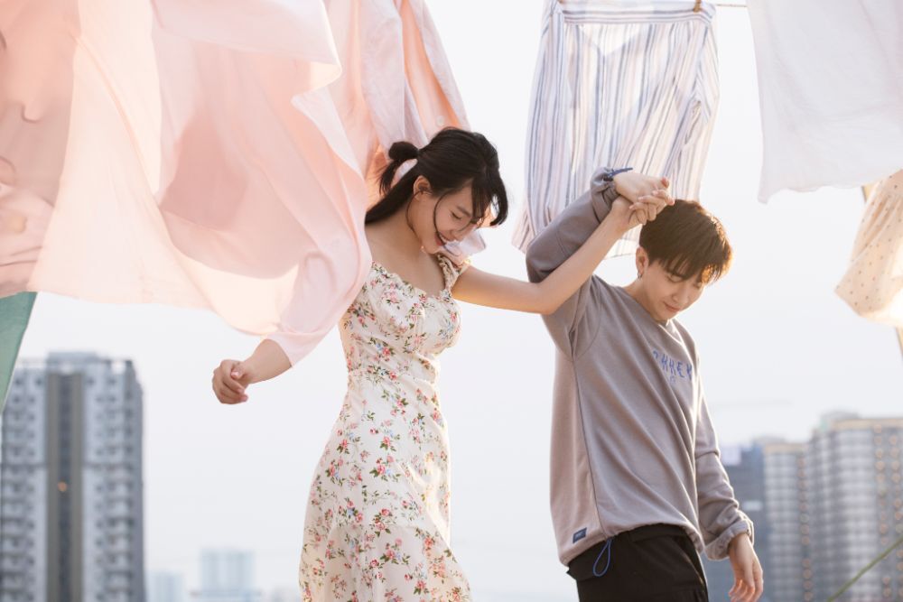 Chi Dân MV Người Yêu Giản Đơn