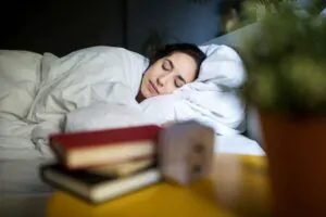 Những đồ vật đặt gần giường ngủ tác hại xấu đến sức khỏe? 