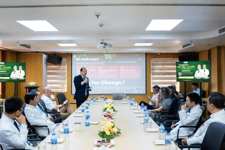 Chuyên Gia Nhật Bản Sang Việt Nam Phẫu Thuật Thay Khớp Không Cắt Cơ