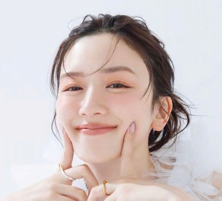 Da “Lên Hương” Trước Tết: 7 Bước Chăm Sóc Tối Giản Giúp Mặt Mộc Vẫn Rạng Rỡ