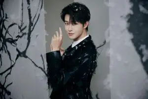 Tiểu Sử Diễn Viên Điền Gia Thụy: Mỹ Nam Cổ Trang Gây Sốt Với Tạo Hình Long Thần Trong Nguyệt Lân Ỷ Kỷ