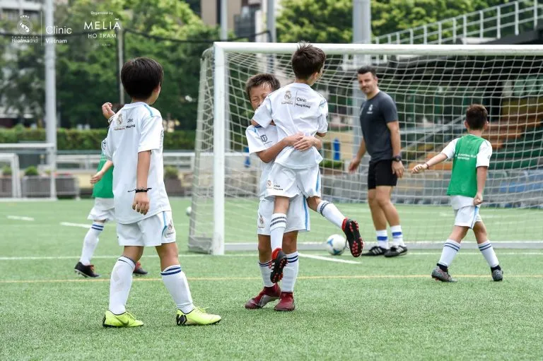 Play The Real Way: Meliá Hồ Tràm Hợp Tác Chính Thức Cùng Real Madrid Foundation Mang Đến Buổi Huấn Luyện Bóng Đá Dành Cho Các Bé Dịp Hè Này