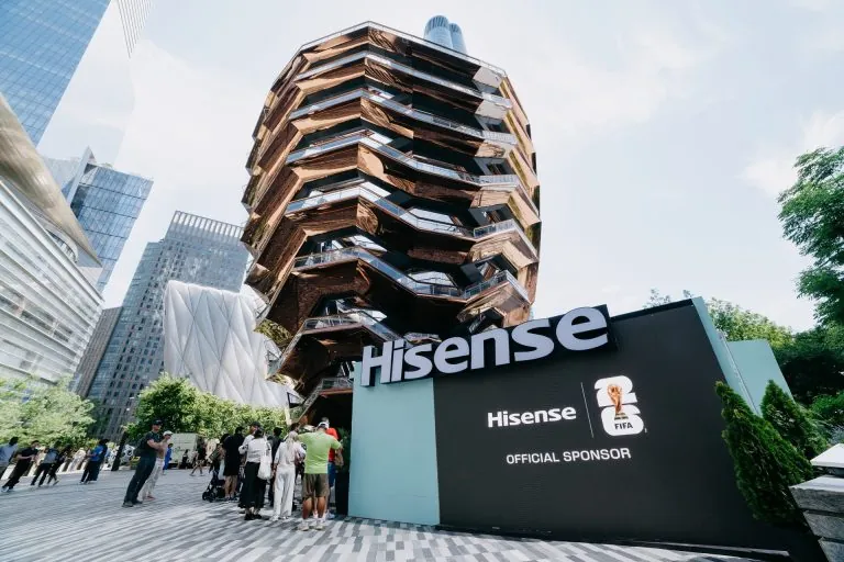 Sự Kiện Pop-up Theo Chủ Đề RGB Của Hisense Thắp Sáng Điểm Đến Biểu Tượng Mới Của FIFA World Cup 2026™